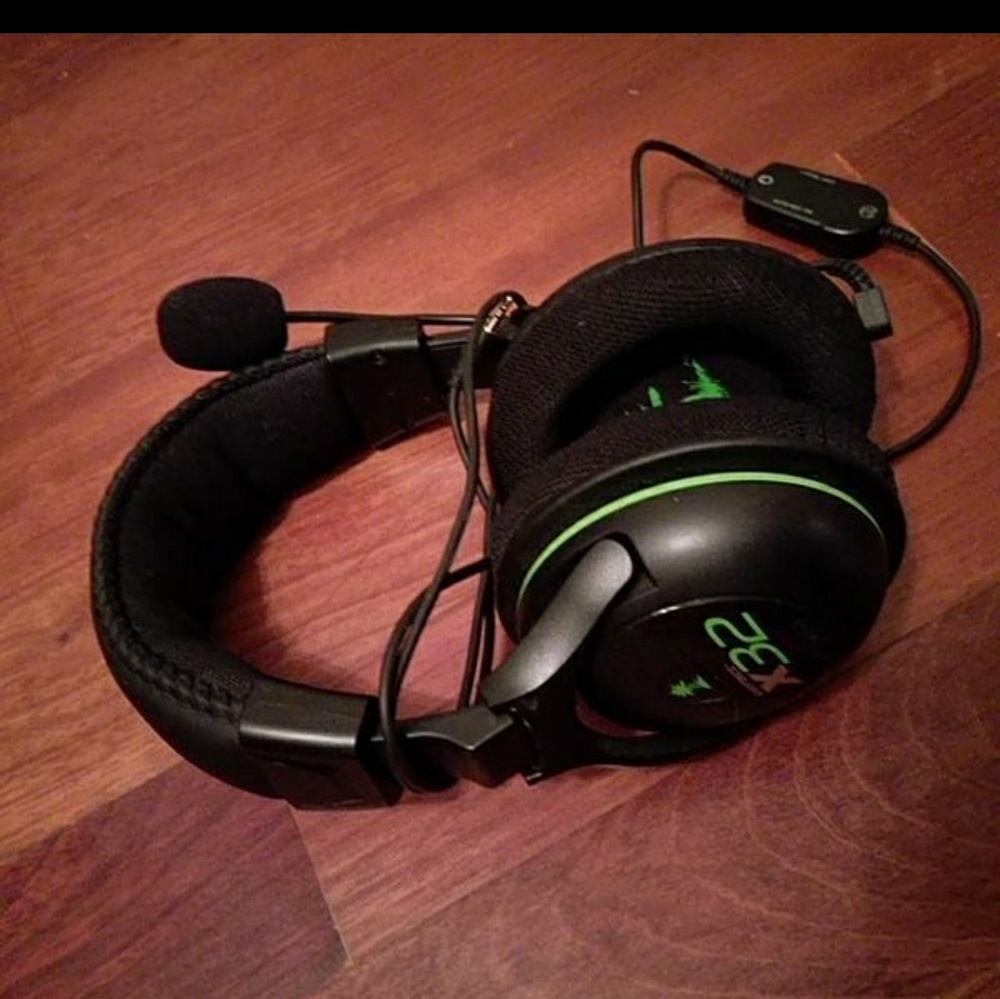 Xbox 360 bundle - Picture 3 of 3